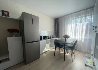 Сдам 2-ком. квартиру, 60 м2, Татарстан, улица Академика Королёва, 73