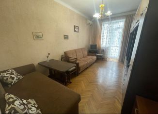 Сдается в аренду 2-комнатная квартира, 50 м2, Ялта, Московская улица, 29