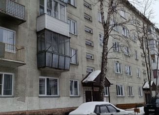 Продаю 3-ком. квартиру, 58 м2, Бердск, улица Карла Маркса, 71