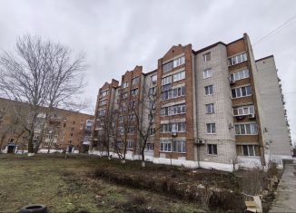 Продается трехкомнатная квартира, 80 м2, Аксай, улица Платова, 83/4