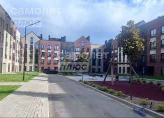 Продажа 2-ком. квартиры, 57 м2, Апрелевка, улица Парк Апрель, 40