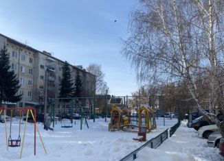 Продаю 4-комнатную квартиру, 68 м2, посёлок Московский, Озёрная улица, 5