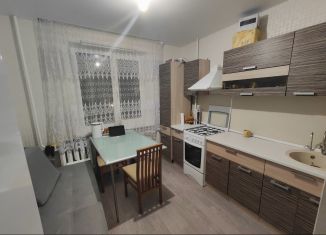 Продаю 1-комнатную квартиру, 33 м2, Новочебоксарск, улица Винокурова, 115