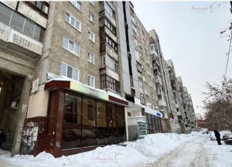 Продам трехкомнатную квартиру, 64 м2, Екатеринбург, улица Уральских Рабочих, 33, метро Машиностроителей