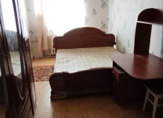 Сдам в аренду трехкомнатную квартиру, 60 м2, Новочеркасск, Будённовская улица, 94