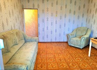 Сдается в аренду трехкомнатная квартира, 60 м2, Карачаево-Черкесия, улица Космонавтов, 52