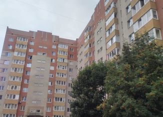 Продаю 3-комнатную квартиру, 80 м2, Калининградская область, улица Генерала Челнокова, 32