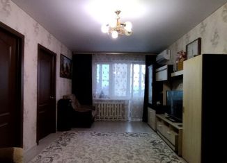 Продаю четырехкомнатную квартиру, 62.5 м2, посёлок городского типа Яблоновский, улица Титова, 68