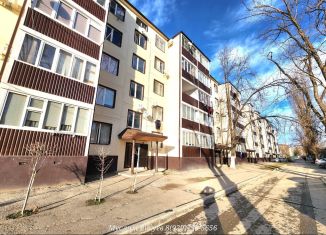 Продается 1-ком. квартира, 32 м2, Грозный, улица У.А. Садаева, 22, 4-й микрорайон