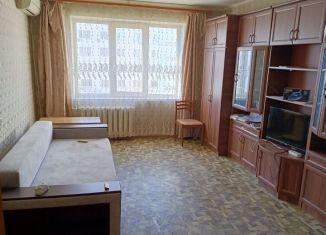 Сдача в аренду двухкомнатной квартиры, 52 м2, Азов, улица Ленина