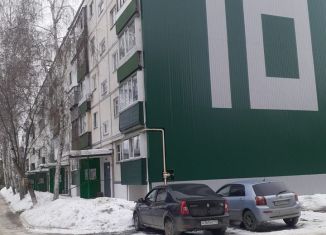 Продается 2-комнатная квартира, 49.4 м2, Курган, улица Черняховского, 10, район Рябково