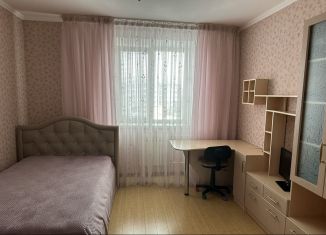 Продается 4-комнатная квартира, 73.2 м2, Жуковка, переулок Мальцева, 1