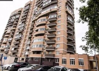 Сдается 2-комнатная квартира, 60 м2, Краснодар, Ставропольская улица, 18, микрорайон Дубинка