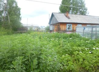 Продам 3-ком. квартиру, 65 м2, Луза, улица Комарова, 16