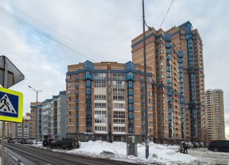 Продается трехкомнатная квартира, 90 м2, Свердловская область, улица Циолковского, 27