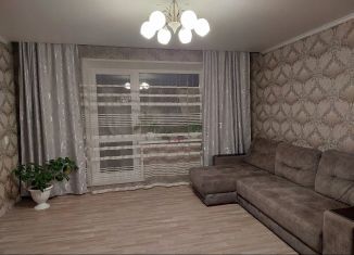 Продается трехкомнатная квартира, 65 м2, Тобольск, микрорайон 7А, 2А