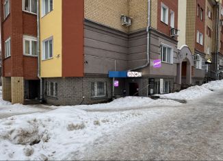 Продам торговую площадь, 280 м2, Киров, улица Молодой Гвардии, 46