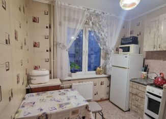 Продам 1-комнатную квартиру, 33 м2, Магнитогорск, проспект Карла Маркса, 230/1