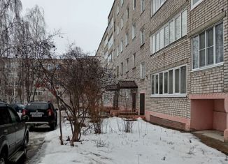 Продажа 5-комнатной квартиры, 57.2 м2, Вятские Поляны, улица Урицкого, 33