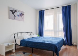 Сдаю в аренду 1-ком. квартиру, 42 м2, Екатеринбург, Хуторская улица, 1, метро Ботаническая