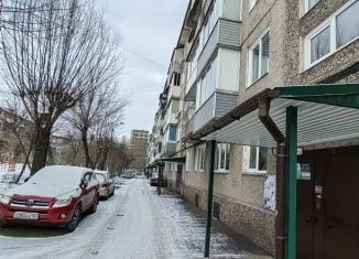 Продам 4-ком. квартиру, 61.7 м2, Красноярск, улица Воронова, 7