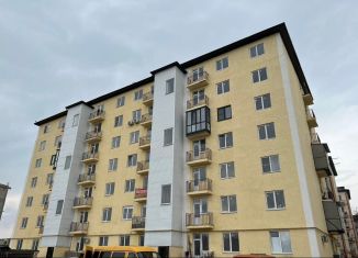 Продам 2-ком. квартиру, 55 м2, Кабардино-Балкариия, улица Хужокова, 145