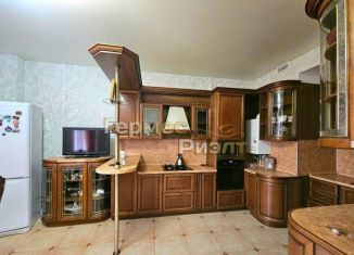 Продается 3-ком. квартира, 106 м2, Ессентуки, Советская улица, 11