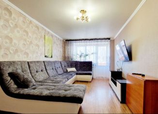 Продажа трехкомнатной квартиры, 60 м2, Азнакаево, улица Хасаншиной, 3