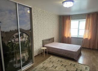 Сдам 2-ком. квартиру, 71.7 м2, Алтайский край, улица Григорьева, 2