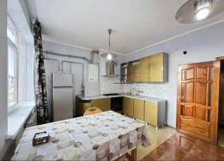 Сдача в аренду 4-ком. квартиры, 67 м2, Ростов-на-Дону, улица Пацаева, 8