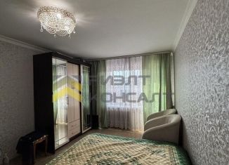 Продается 2-ком. квартира, 44 м2, Омск, улица Орджоникидзе, 268