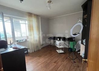 Сдается трехкомнатная квартира, 80 м2, Челябинск, Комсомольский проспект, 83