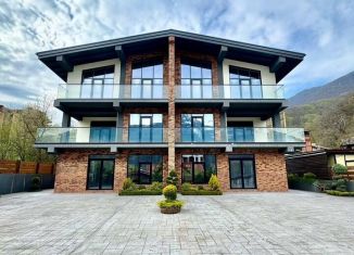 Продаю дом, 500 м2, посёлок городского типа Красная Поляна, Ставропольская улица, 13