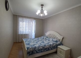 Продается четырехкомнатная квартира, 100 м2, Владикавказ, улица Алихана Гагкаева, 7, 19-й микрорайон