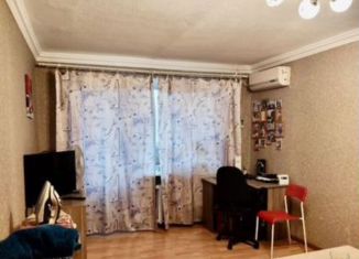 Продам 1-ком. квартиру, 31 м2, Новочеркасск, Привокзальная улица, 14