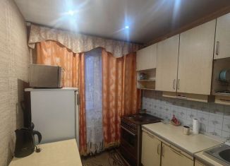 Четырехкомнатная квартира на продажу, 62 м2, Братск, Комсомольская улица, 54