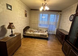 Продаю 2-ком. квартиру, 45 м2, Москва, улица Кутузова, 5