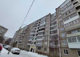 Продам 2-ком. квартиру, 50 м2, Нижний Тагил, улица Калинина, 109