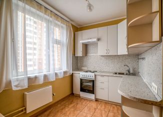 Сдаю 1-ком. квартиру, 38 м2, Московский, Солнечная улица, 15