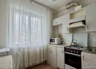 Сдается двухкомнатная квартира, 48 м2, Калуга, Пролетарская улица, 118