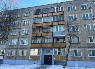 Продается двухкомнатная квартира, 52.7 м2, Кировская область, улица Горького, 59