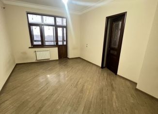 Продается 4-комнатная квартира, 120 м2, Дагестан, улица Юсупова, 57