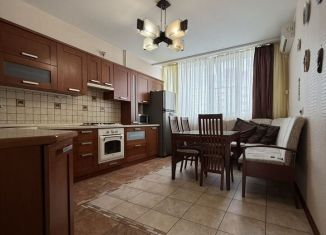 Продам 3-комнатную квартиру, 90 м2, Ставропольский край, улица Пирогова, 102/1