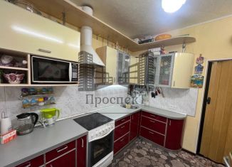 Продам 3-комнатную квартиру, 65 м2, Красноярский край, площадь Металлургов, 27