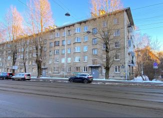 Продам 3-комнатную квартиру, 57 м2, Санкт-Петербург, метро Приморская, Средний проспект Васильевского острова, 96