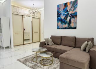 Сдаю в аренду трехкомнатную квартиру, 150 м2, Сочи, Театральная улица, 11, микрорайон Центральный