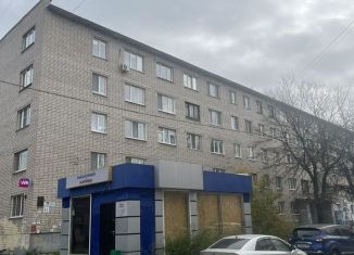 Сдача в аренду торговой площади, 23 м2, Екатеринбург, метро Геологическая, Уктусская улица, 41