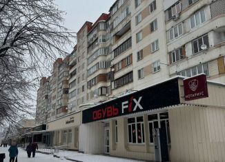 Продается 2-ком. квартира, 55 м2, Нальчик, проспект Кулиева, 6, район Горная