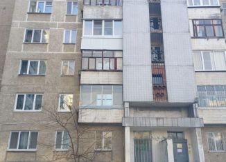 Продается 2-комнатная квартира, 47.5 м2, Екатеринбург, Стахановская улица, 31