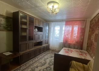 Сдается в аренду 2-комнатная квартира, 54 м2, Гороховец, улица Кутузова, 8